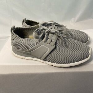 UGG Willows Sneaker Gray Knit,‎ Treadlite size 7